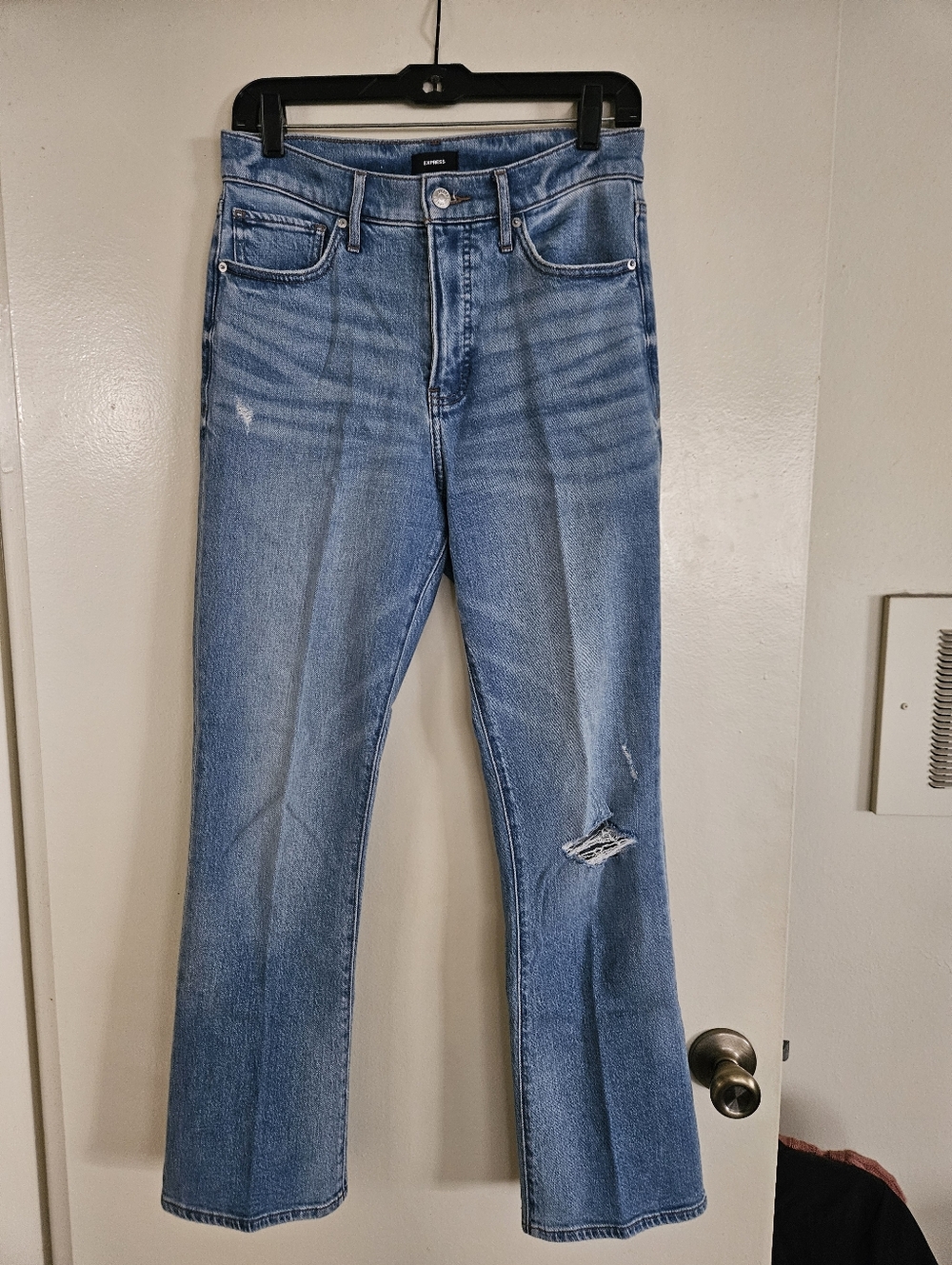 Express High Waisted Light Wash Ripped Cropped Flare Jeans - Size 4 Long - Picture 11 of 13